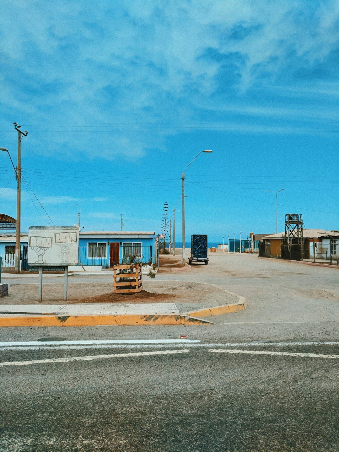 Documentary photo of a small desert town in northern Chile at dusk